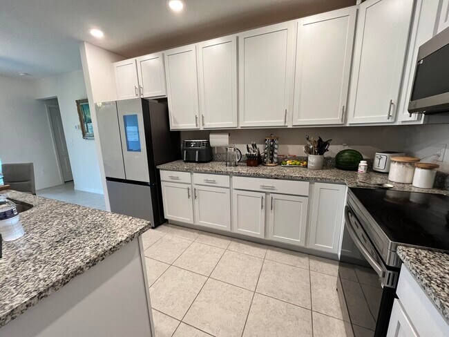 Building Photo - 1425 SW Vicuna Ln