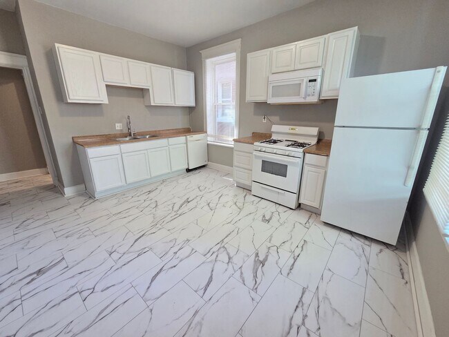 Building Photo - 3129-31 Keokuk St.