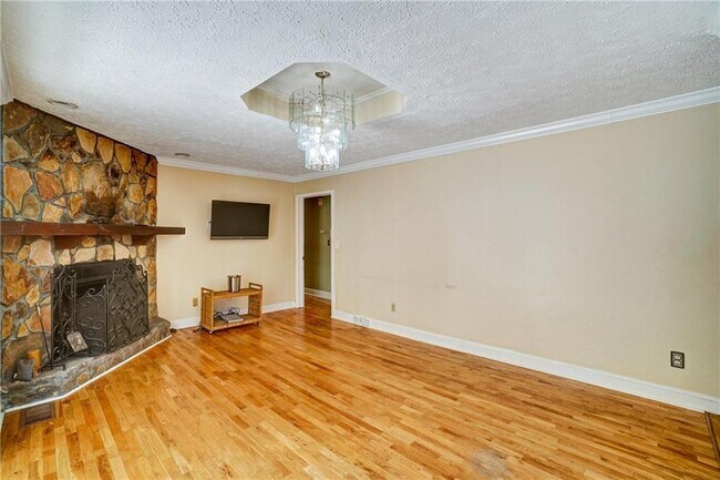 Building Photo - 648 Cativo Dr SW