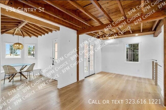 Building Photo - 434 Gentry St