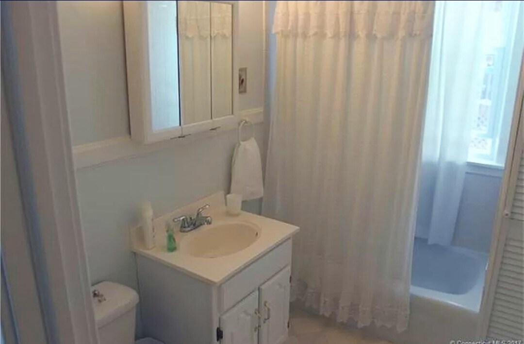 Bathroom - 63 Durkin St