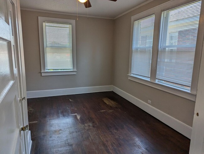 Building Photo - Charming Apartment Downtown Columbia Comin...