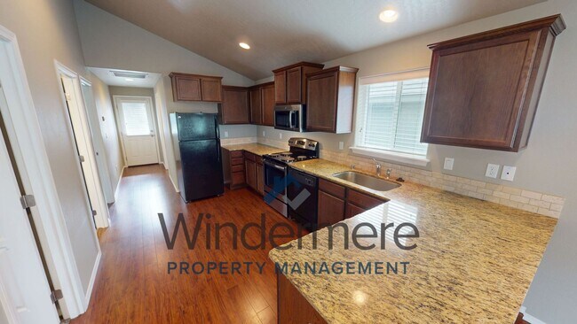 Interior Photo - Chinook Loop