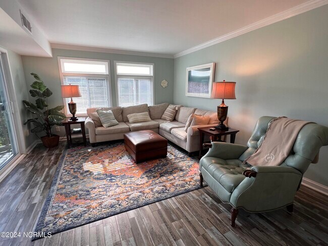 Building Photo - 650 Salter Path Rd