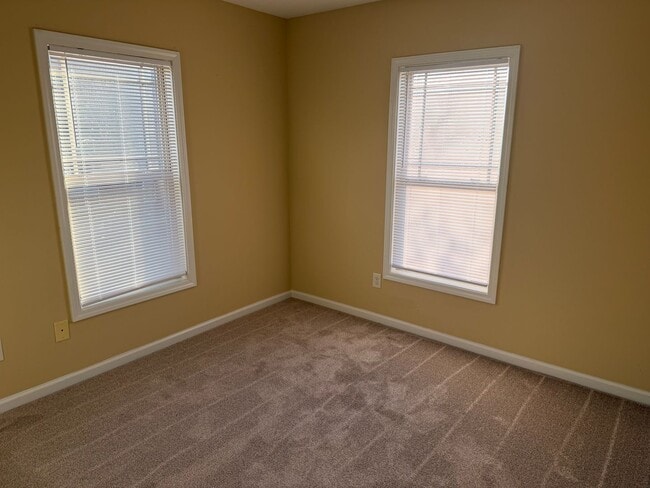 Building Photo - Stunning 3-bedroom, 2.5-bathroom home in Cary