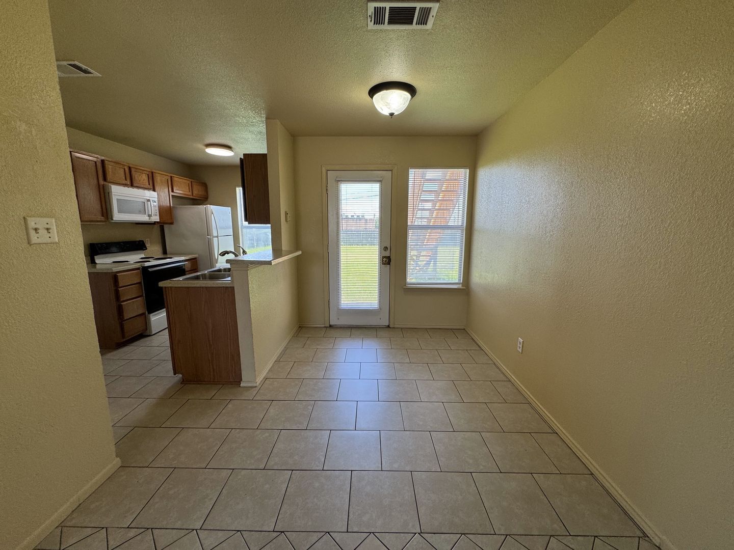 Building Photo - 5702 Greengate Dr