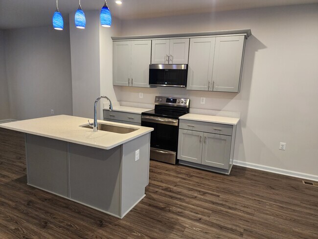 Building Photo - 183 Presidents Pointe Ave