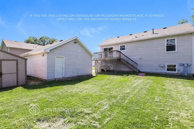 Building Photo - 833 N Elmwood Dr
