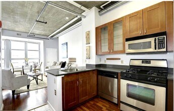Building Photo - Newly Renovated Industrial Loft in Logan Circle!