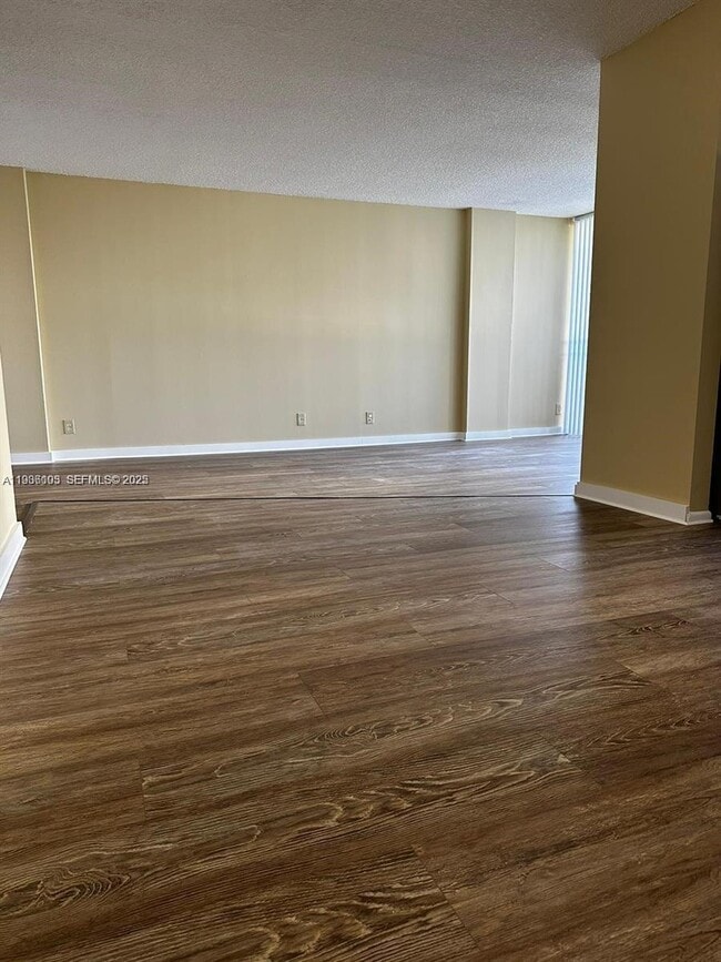 Building Photo - 16909 N Bay Rd