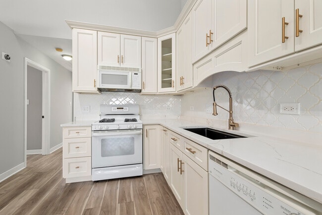 Building Photo - 6840 Oak View Ct