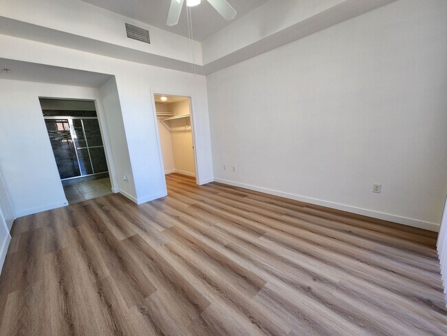 Building Photo - 35 E Agate Ave