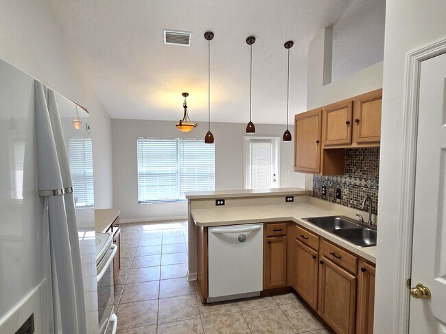 Building Photo - 116 Drake Way