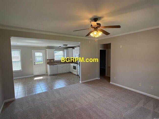 Building Photo - 3 BD, 2 BA, home in Jacksonville