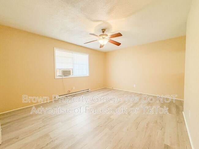 Building Photo - 2310 Barrington Cir