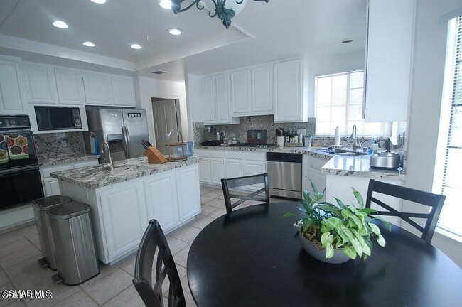 Building Photo - 5580 Eagle Point Cir