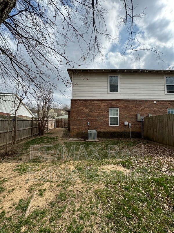 Building Photo - 1523 N Dawn Dr