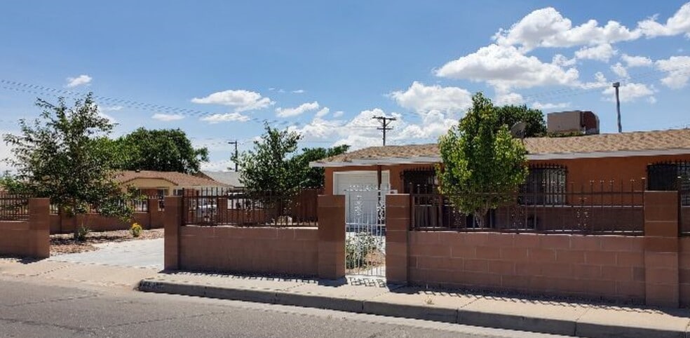 Primary Photo - 1149 Carlos Rey Cir SW