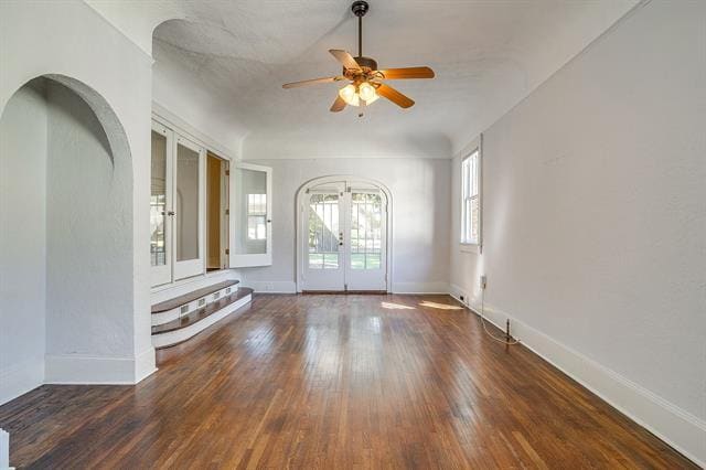 Building Photo - 2312 Mistletoe Ave