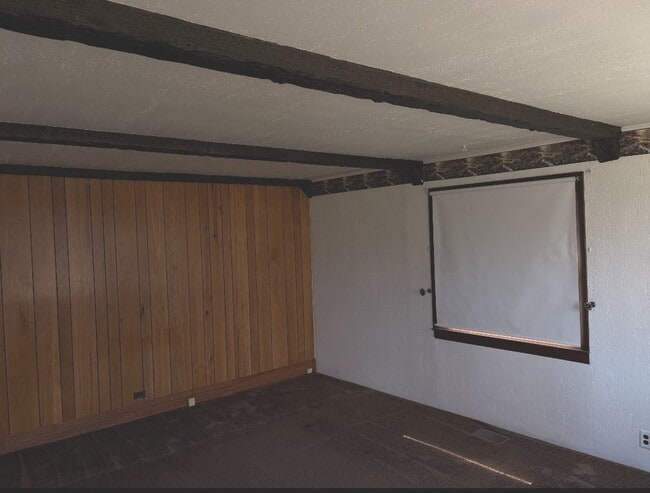 Building Photo - 17053 Lorenz Ave