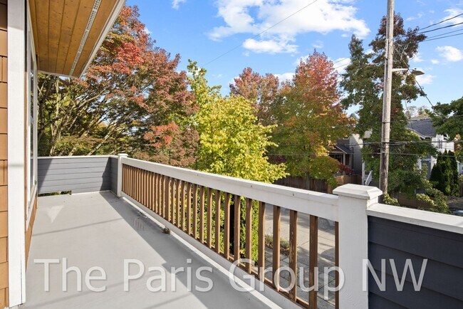 Building Photo - Marvelous Madison Valley Home * Central A/...