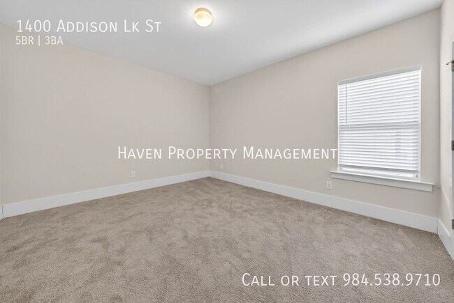 Building Photo - 1400 Addison Lk St