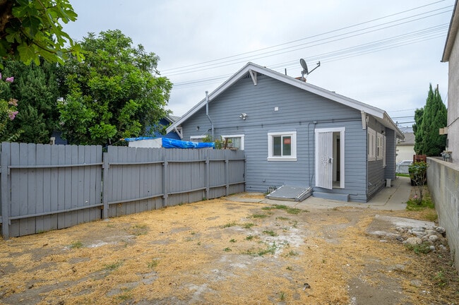 Back yard/back of house - 931 S Grand Ave