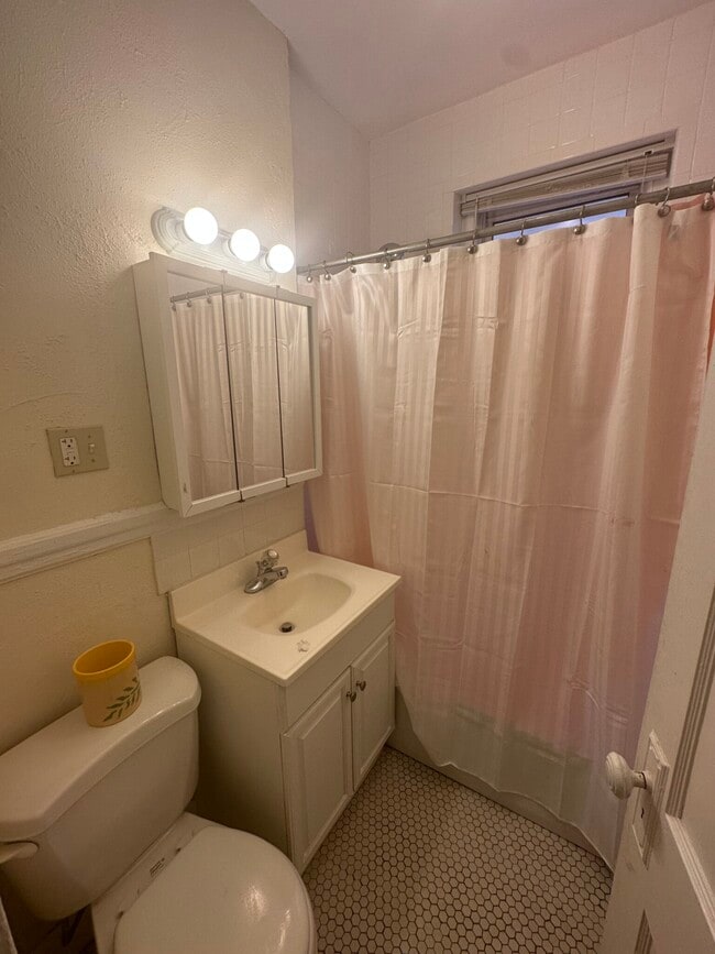 Building Photo - 330 Harvard St