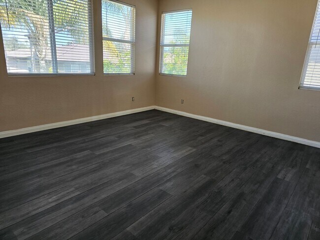 Building Photo - Wonderful Paseo Del Sol Home - 5+ Bedroom ...