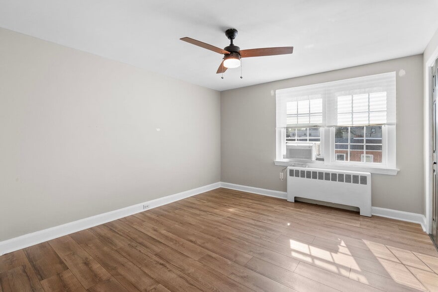 Building Photo - 720 Shaw Ave