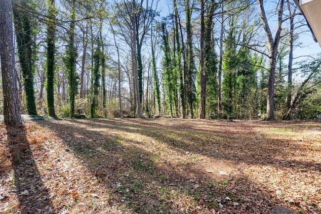 Building Photo - 3 Bedroom 2 Bath Home