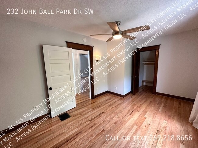 Building Photo - 232 John Ball Park Dr SW
