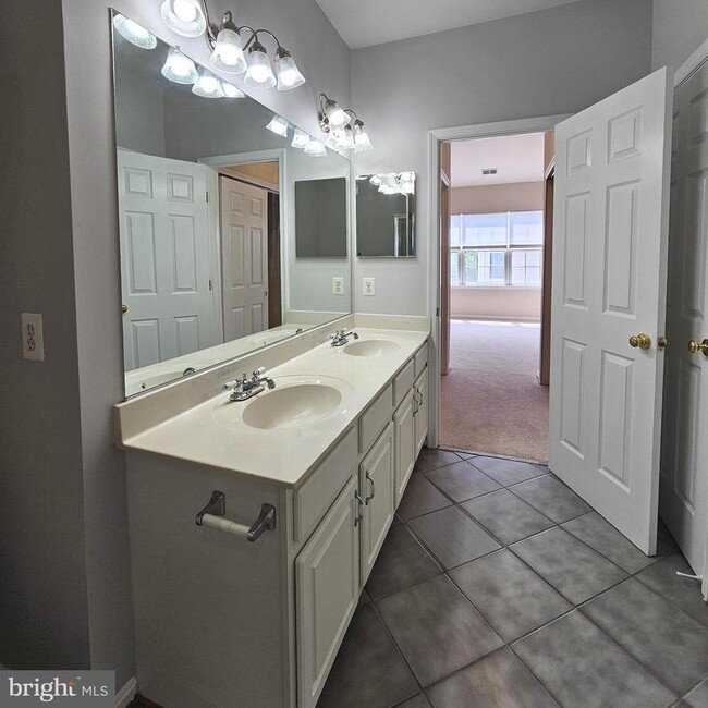 Building Photo - 5431 Cheyenne Knoll Pl
