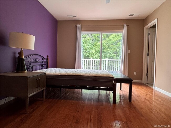 Building Photo - 54 Fairways Dr