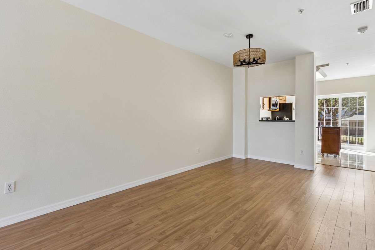 Building Photo - 506 N Liberty St