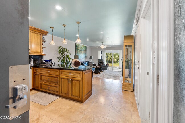 Building Photo - 4725 Bay Point Rd