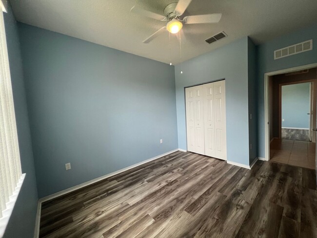 Building Photo - Beautiful 3 bedroom 2 bathroom pool home