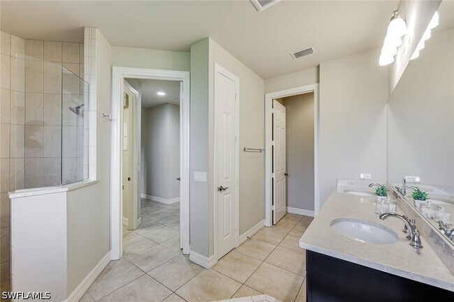 Building Photo - 1221 Briarwood Ct