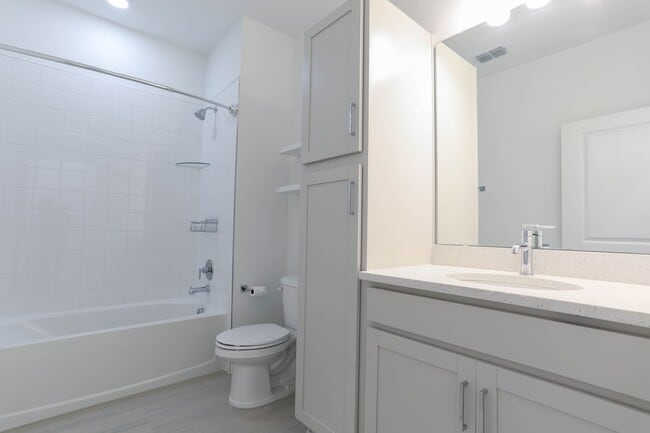 Building Photo - 5135 Lake Hamlin Trail