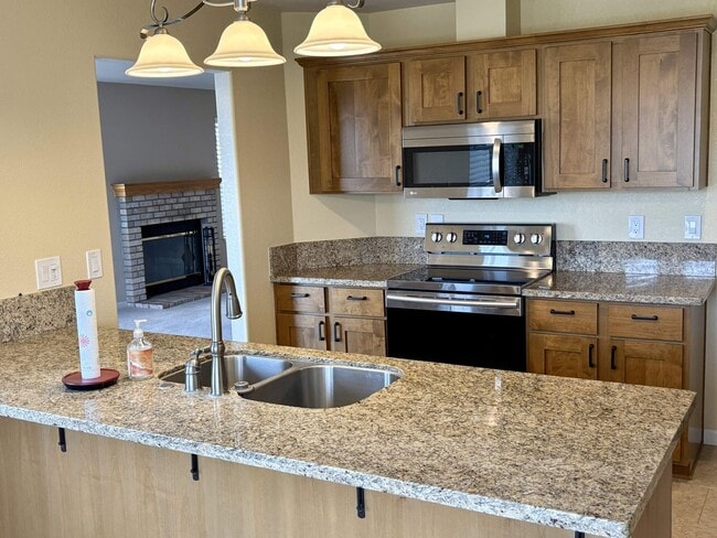 Building Photo - Beautiful Golf Course Home for Rent – Dayton, NV