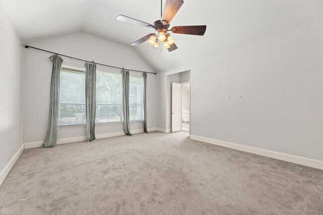 Building Photo - 981 Deer Run Ln