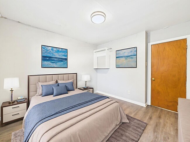 Building Photo - 321 Bellot St