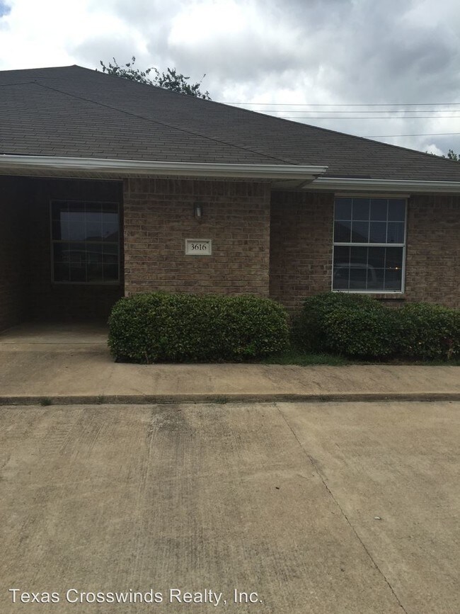 Primary Photo - 3618-3618 Oldenburg Ct