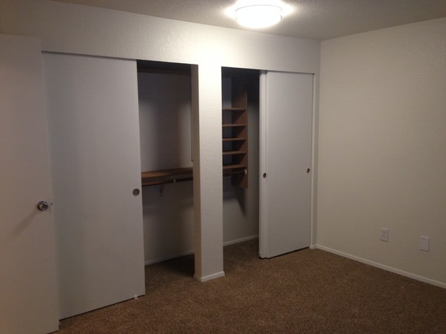 Building Photo - 2535 NE 95th St