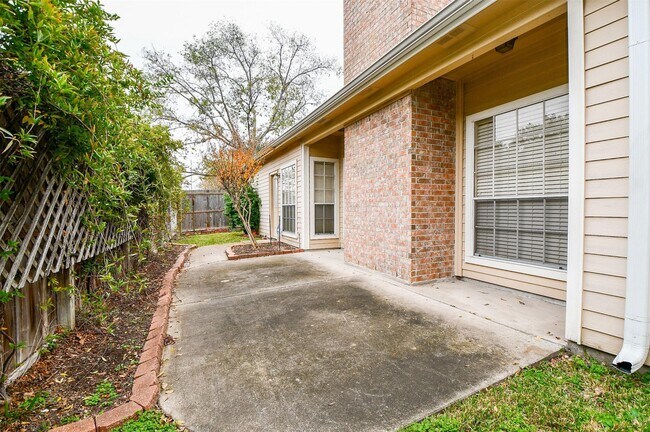 Building Photo - 1511 Beaconshire