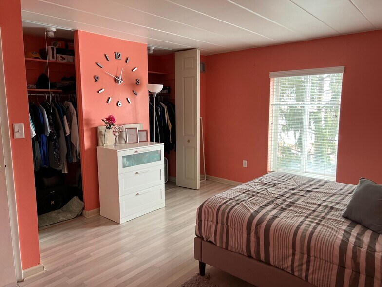 Master Bed - 5 Bayard Rd