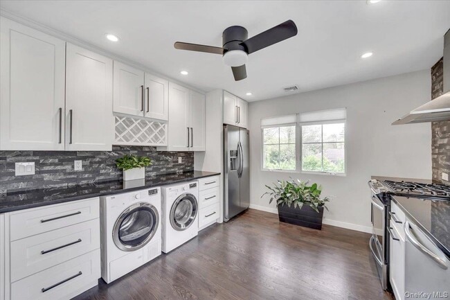 Building Photo - 10 Sandhage Dr