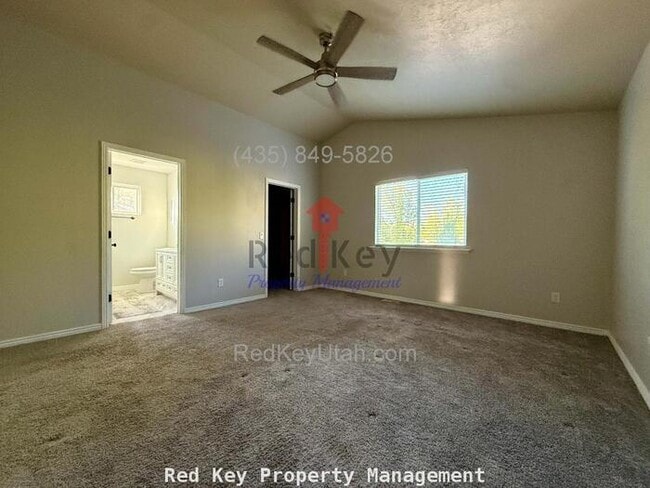 Building Photo - 970 W Single Family Home