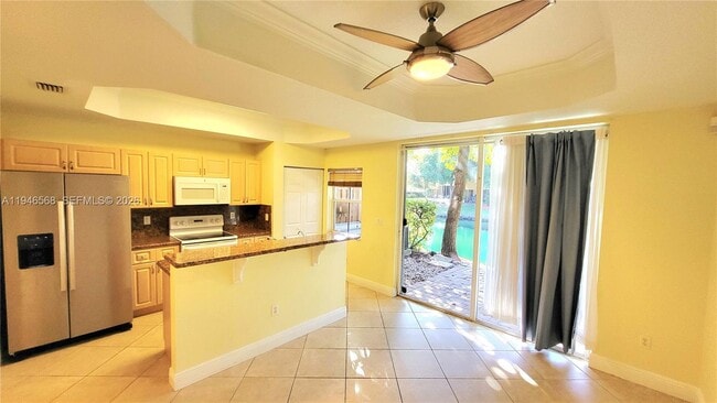 Building Photo - 4935 Tradewinds Ter