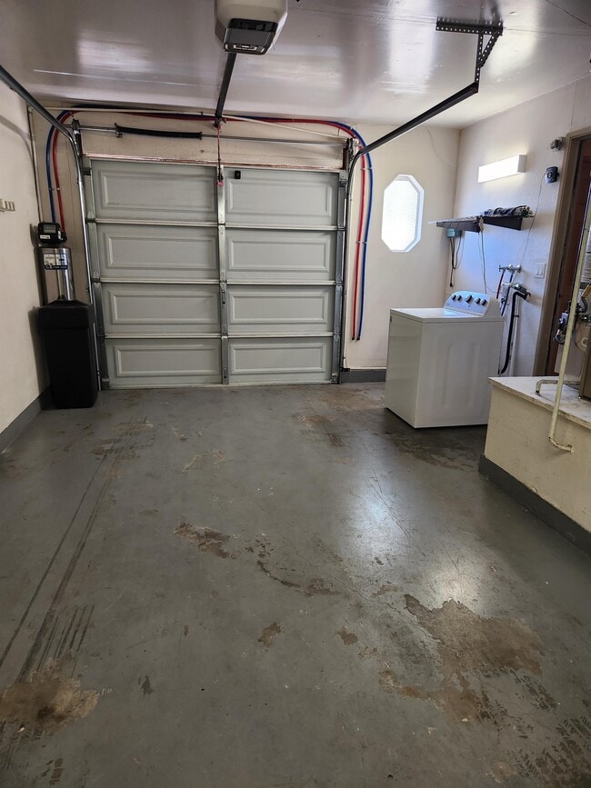 Building Photo - 4570 Armadale Way